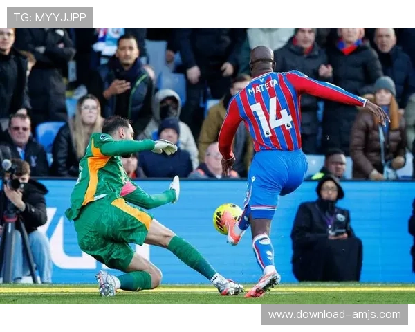 水晶宫足球队队员官网上发布的官方公告与球队最新新闻汇总